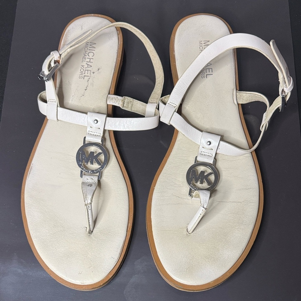 Michael Kors Plate Thong Flat Sandals White / Cream Silver MK Logo Size 11 Summe